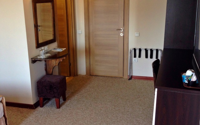 Naz Wooden House Inn Hotel
