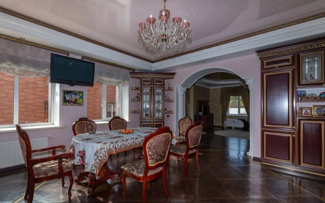 V Orlovke Guest house