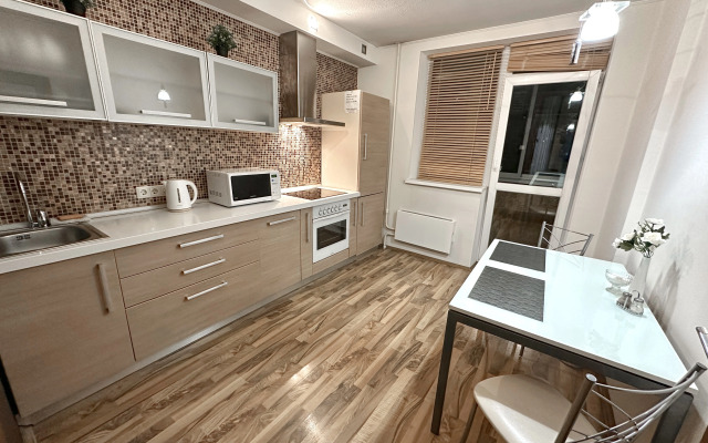 Квартира Шефская 103