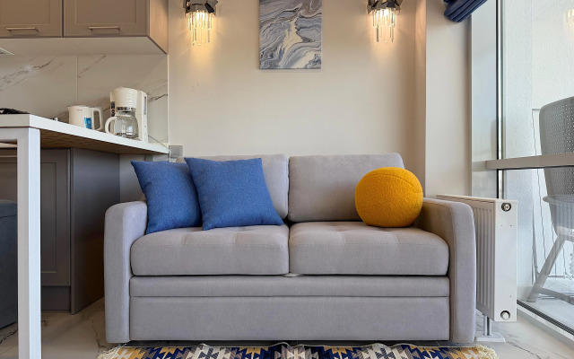 Akvadeluks u morya s basseinom №709 Apartments