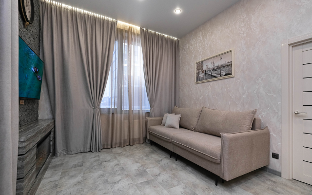 Premium-klassa Luchshaya Lokaciya ogromnaya lodgiya panorama na Ob parkovka u lifta Flat