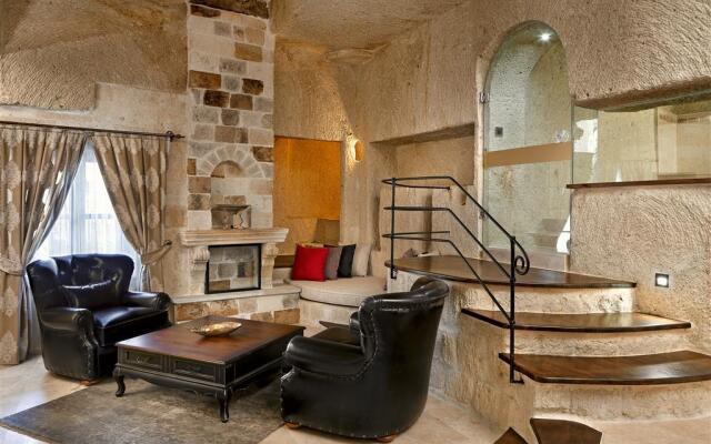 Seraphim Cave Suites & Spa Hotel
