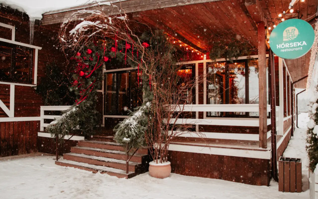 Отель Хорсека Резорт