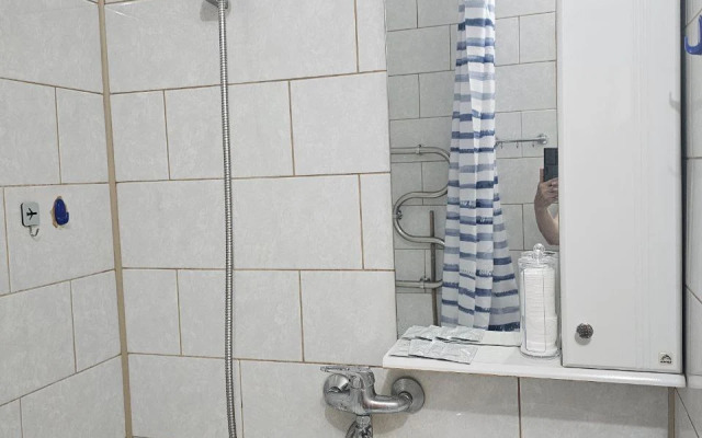 Prostornaya Dvukhkomnatnaya Na 10 Etazhe Flat