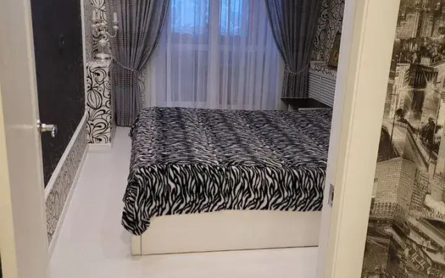 Na Ulitse Tyulenina 1 Apartments