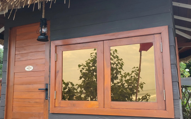 Tomorrowland Beach Villas & Fisherman's Wharf Restaurant Mini Hotel