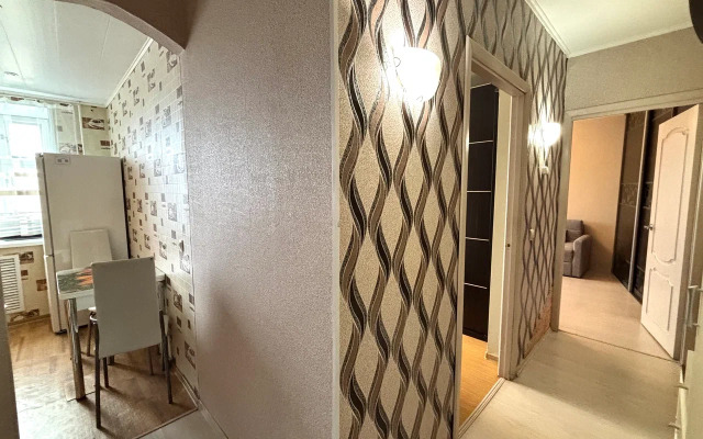 Квартира Двухкомнатная квартира для семьи или командировки