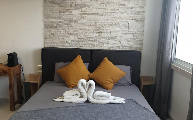 Maya Luxury Guest House