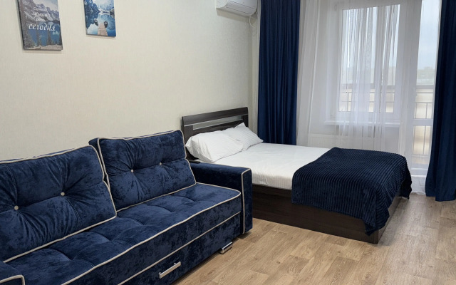 V Centre u Metro s Igrovoj Pristavkoj Flat