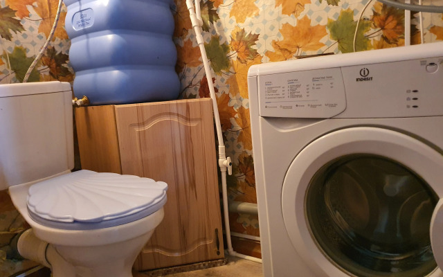 V Starinnom Osobnyake  voskresenskaya - Pamyatnik Provintsialnogo Klassitsizma Flat