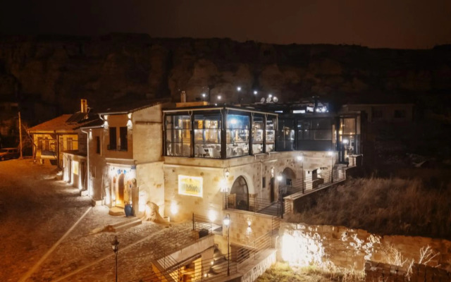 Misty Cave Hotel