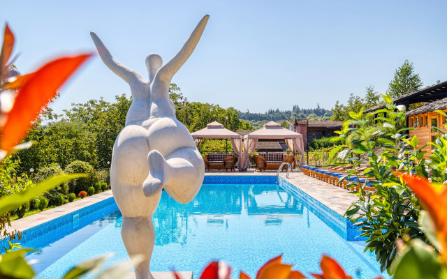 Ampelo Hotel