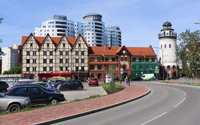 Tryoshka S Vidom Na Rybnuyu Derevnyu Flat