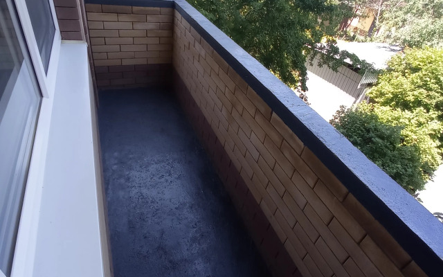 Dvuhkomnatanaya s Dvumya Lodzhiyami Flat