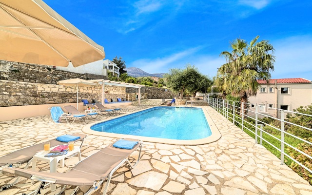 Вилла Chrysallis Heated Pool