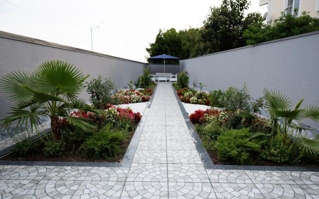 Vzlyot Guest House