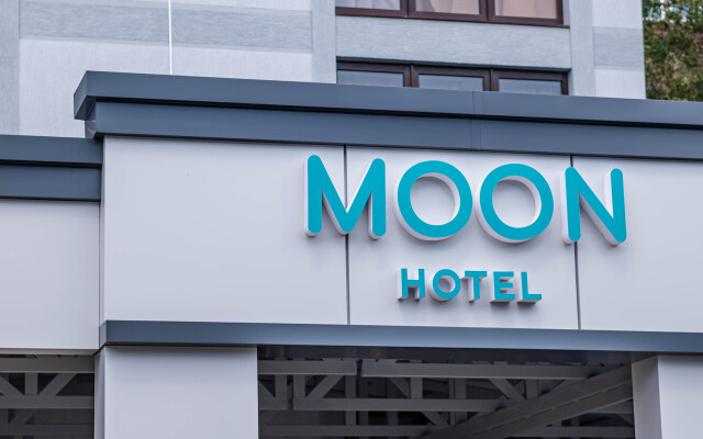 Отель Moon Hotel