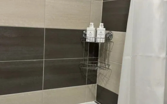 Квартира с еврoремoнтoм в тиxом cпaльнoм рaйoнe Poдниковaя Долина