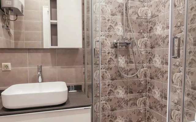 Red Art Light Rosen Apartments