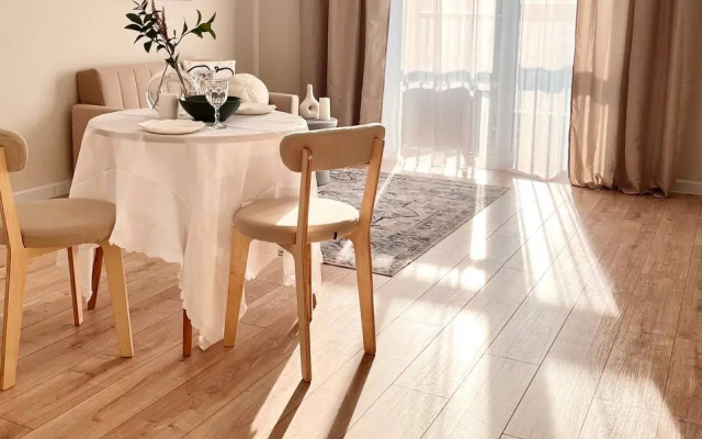 V Novom Dome Ostrovskogo 52 Flat