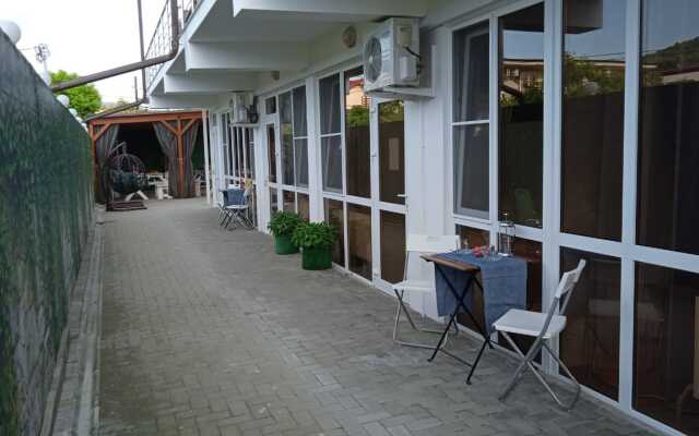 Aysberg Guest House with city view