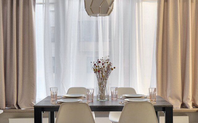 Апартаменты Большие рядом с метро и Заливом