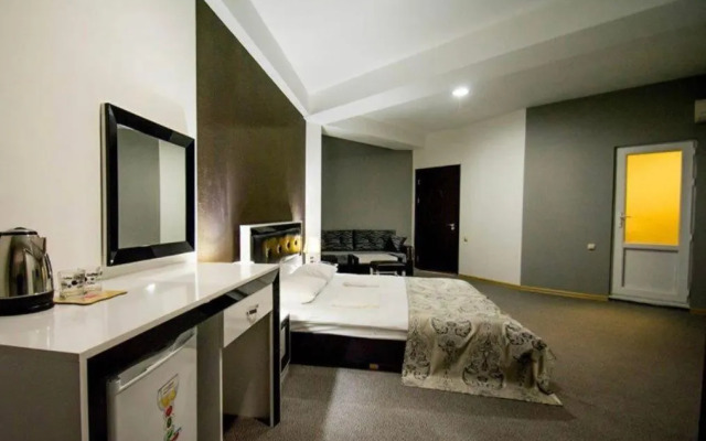 Отель Баттони