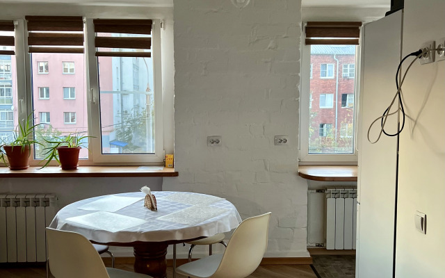 V 5 Minutakh Ot Volzhskoy Naberezhnoy Flat