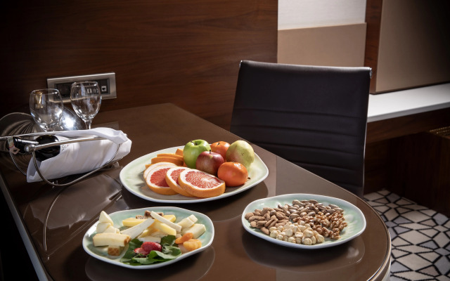 Royal Stay Palace Hotel