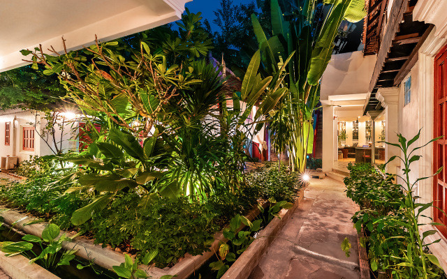 Villa Wat Damnak Hotel