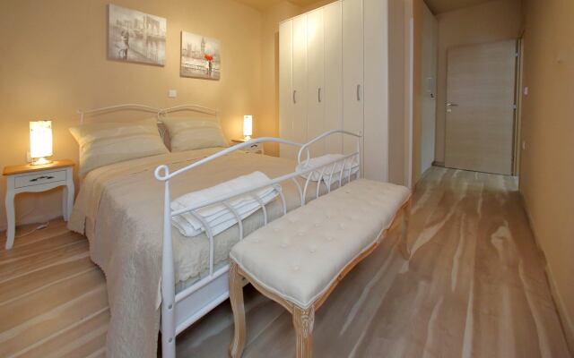 Апартаменты Few Steps From The Center