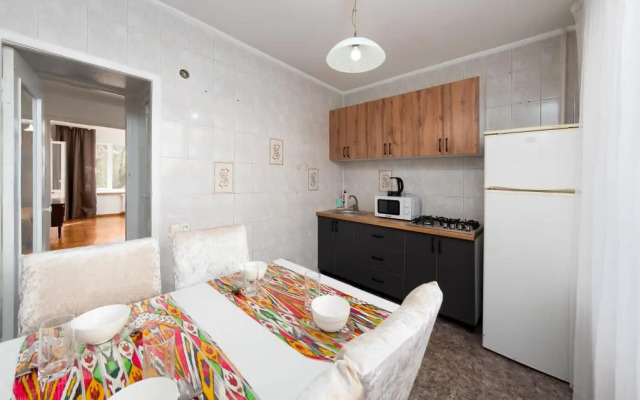 3-K v Tsentre Almaty Flat