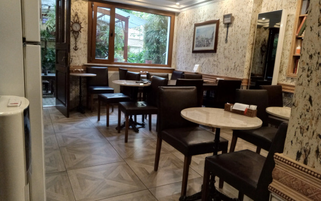 Kosk Hotel
