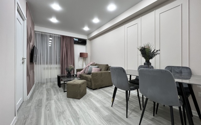 Modern City Center Saryan Str Apartments