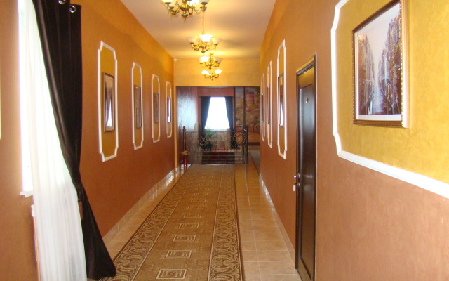 Golden Park Hotel