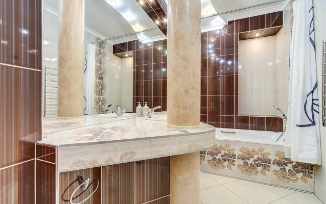 Квартира Двухкомнатная с евроремонтом, стильной ванной и балконом