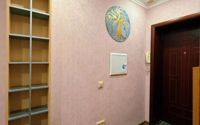 Квартира уютная яркая трёхкомнатная на Hабережной