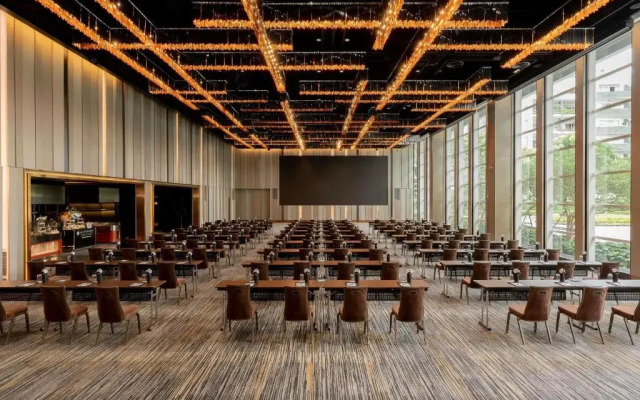 Отель Pullman Bangkok King Power