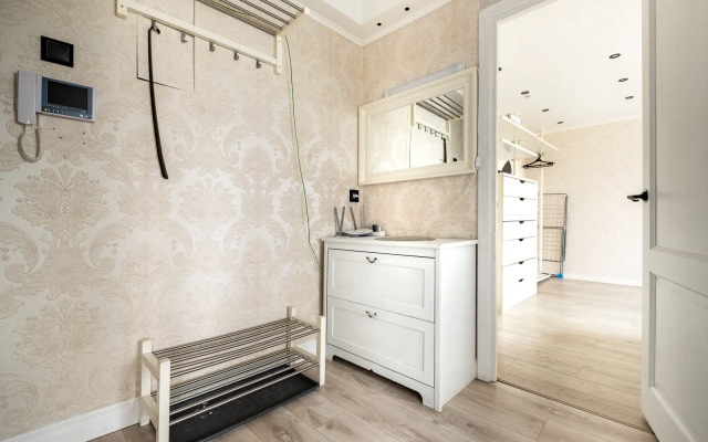 U Metro Zvezdnaya Apartments