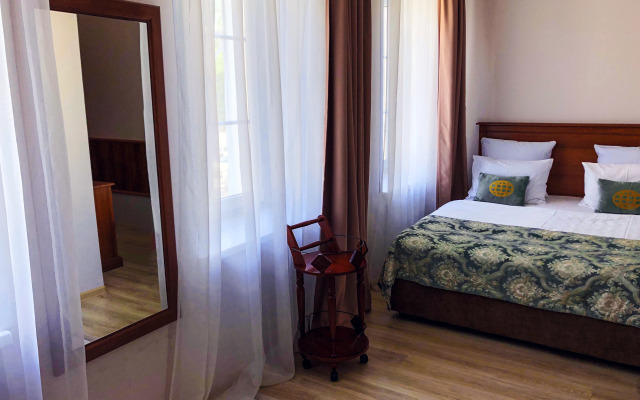 Menshicov Hotel