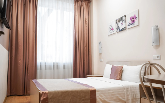 Taym Hotel