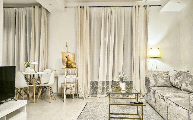 Апартаменты Белоснежные в центре, Вокзал, двушка