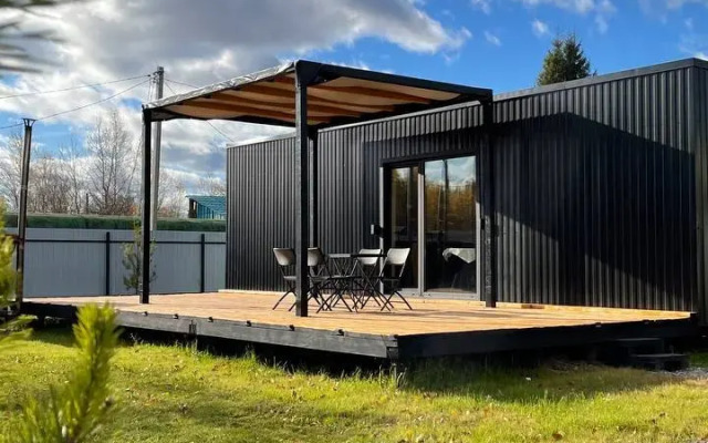 Black House Glamping
