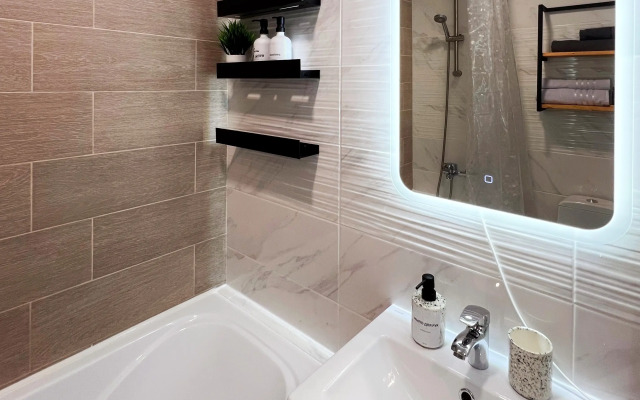 Studiya s Vidom na Gory i Basseyn Apartments