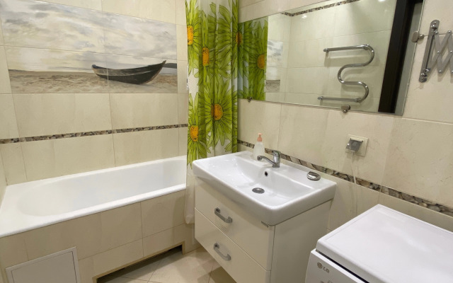 Апартаменты Люкс 2-комнатные Лесная 5 жёлтый нарцисс