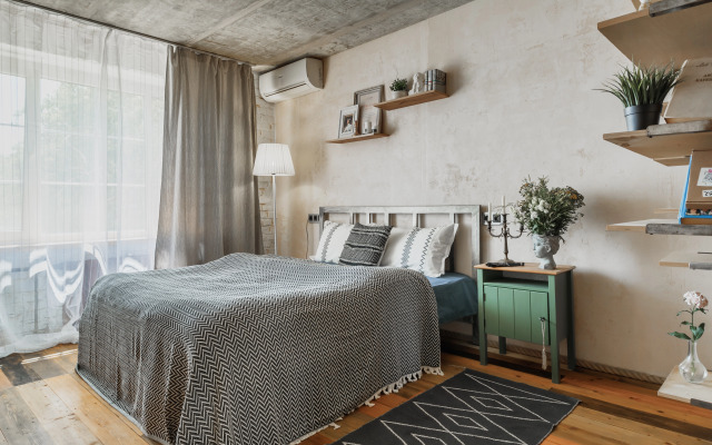 Knizhny Loft Flat