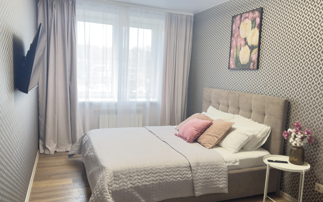 V Novom ZhK Ryadom s Naberezhnoj Amura Flat