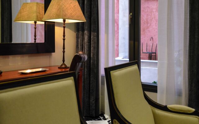 Águilas5 SevillaSuites Apart-Hotel