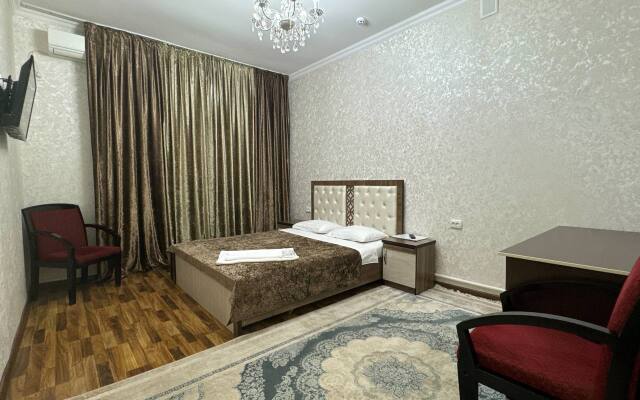 RATMINA Hotel