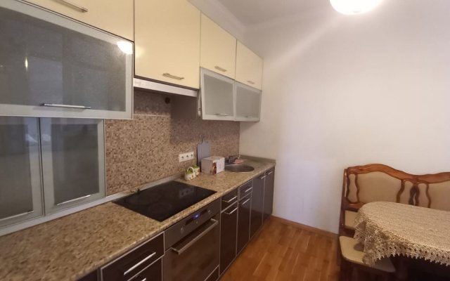Smile Apartments 3kh Komnatnye S Vidom Na Naberezhnuyu Apartments